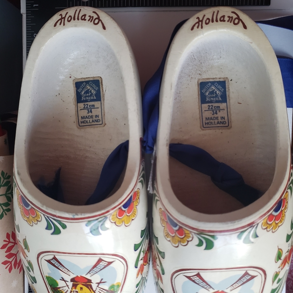 Vintage 1980's Dutch Wooden Clogs, size 34 - Picture 9 of 13